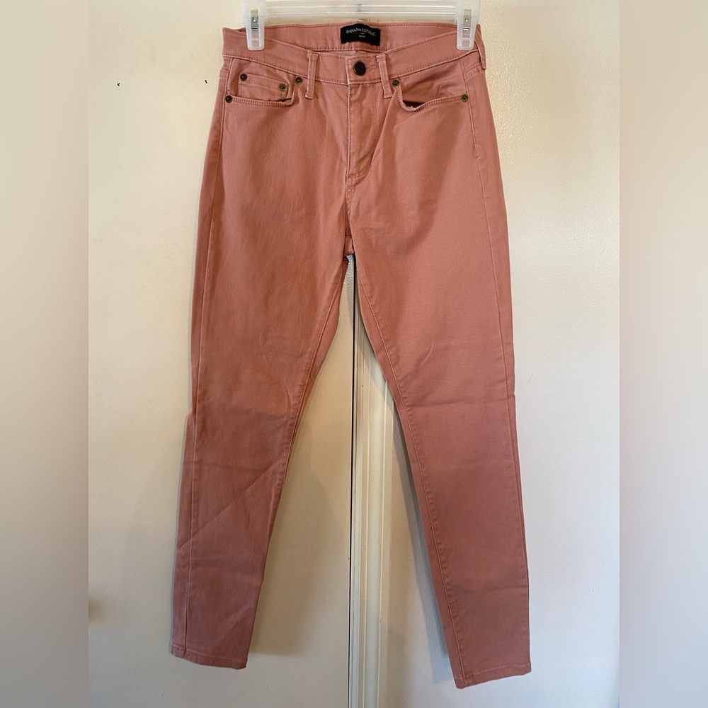 Banana Republic woman’s size 0 salmon color skinny pants